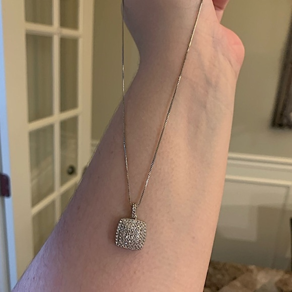 BRAND NEW WHITE SAPPHIRE NECKLACE